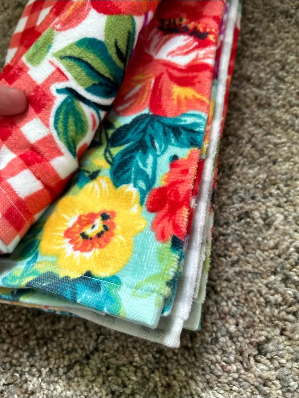 The Pioneer Woman Floral Kitchen Towels with Magnetic Bag Clips - Multicolor